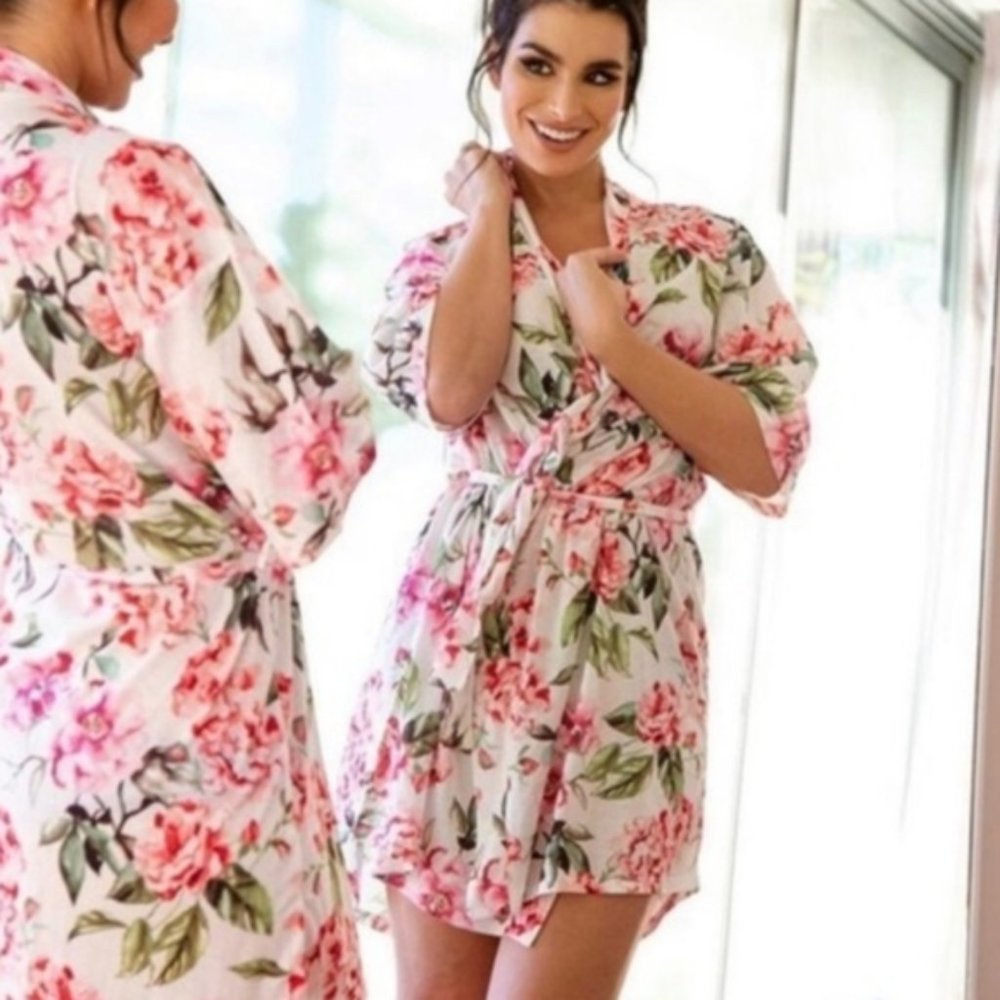 Show Me Your MuMu Floral Robe